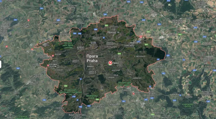 Map of Prague highlighting key attractions and districts