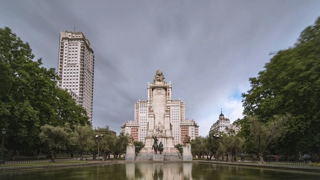 Plaza de España with Cervantes monument