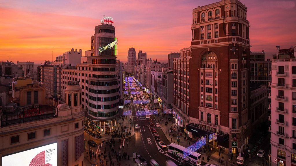 Gran Vía street with shops and architecture