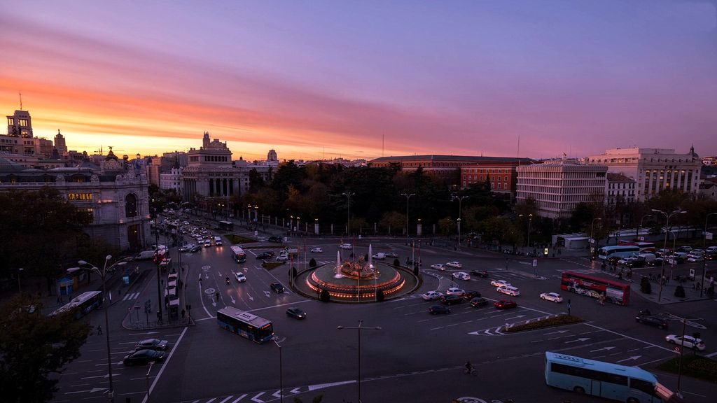 Cibeles Square with fountain and palace