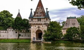 Поруч з Віднем