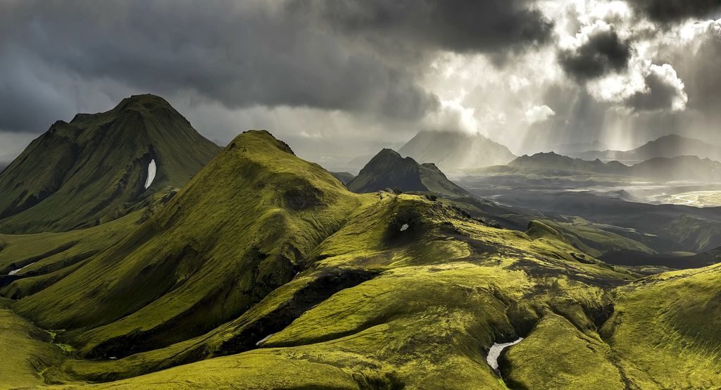 Scenic landscapes of Iceland, perfect for a relaxing vacation