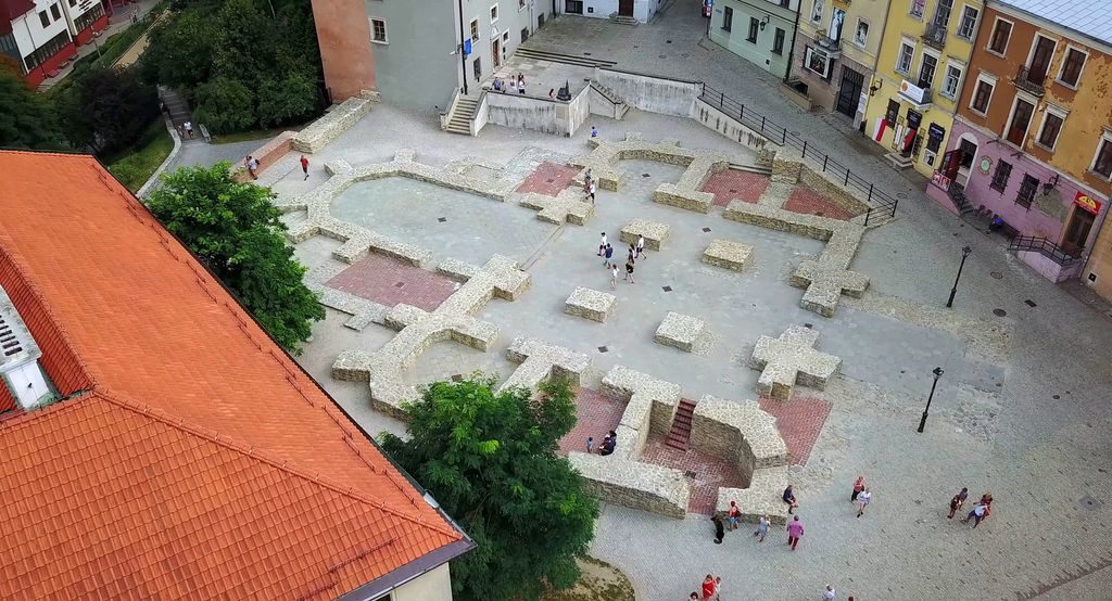 Стара церковна площа