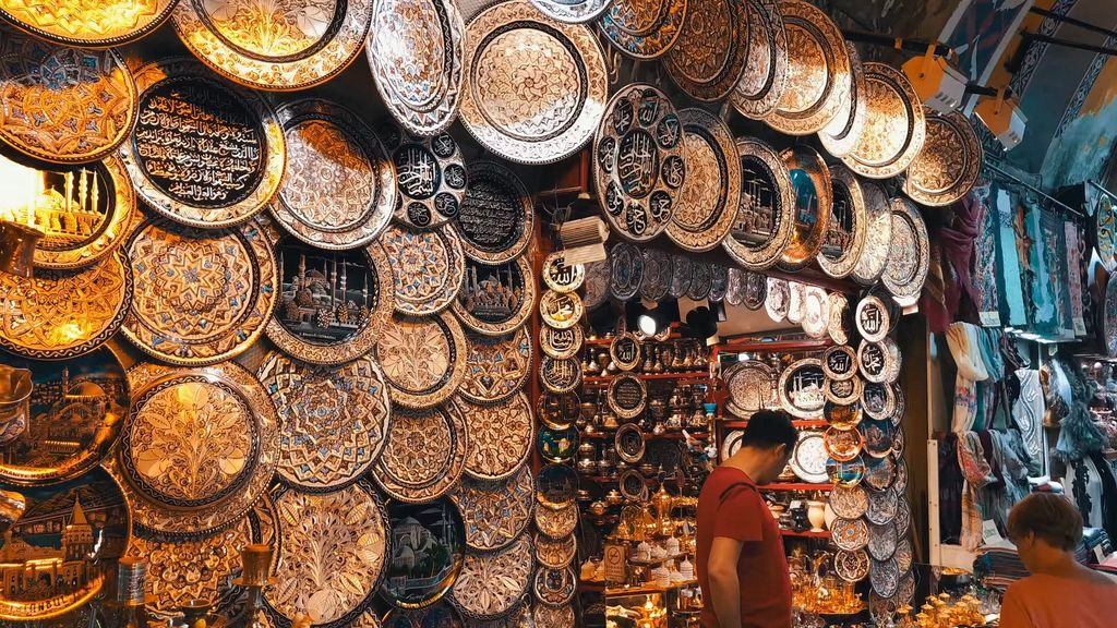 Colorful souvenir shop in Istanbul
