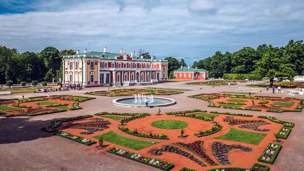 Kadriorg Palace baroque architecture and beautiful gardens in Tallinn