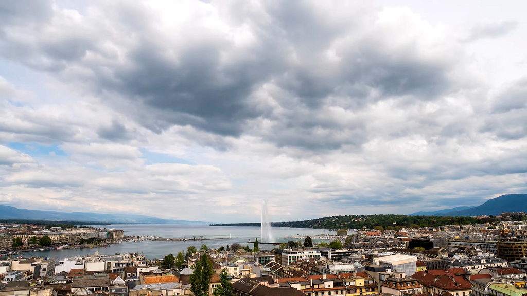Jet d'Eau fountain in Lake Geneva