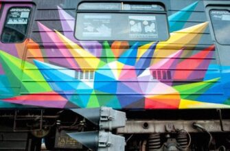 У київському метро з'явився розфарбований потяг