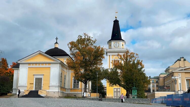 Стара дерев'яна церква