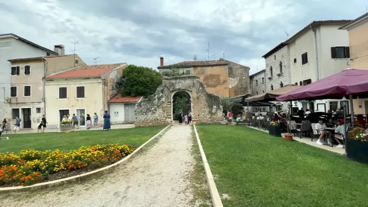 Місцеві ресторанчики