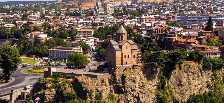 Скільки летіти з Києва до Тбілісі