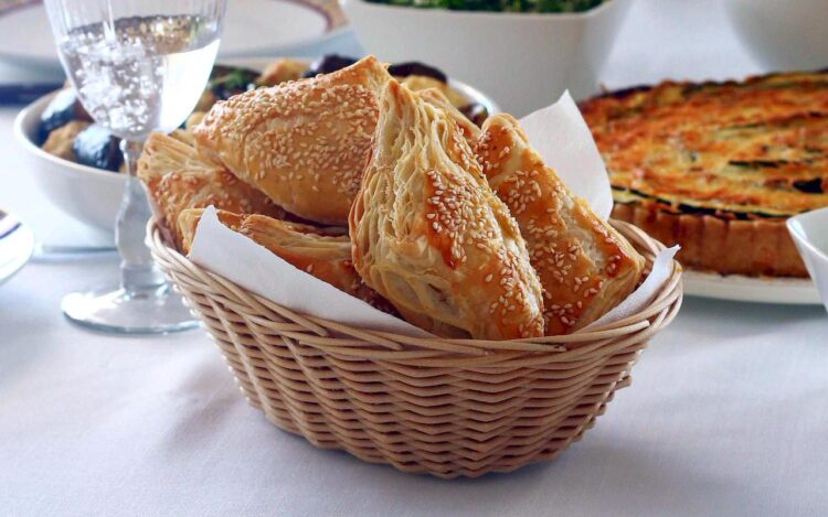 Бурекас