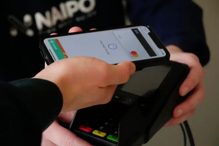 Як почати користуватися сервісом оплати через NFC