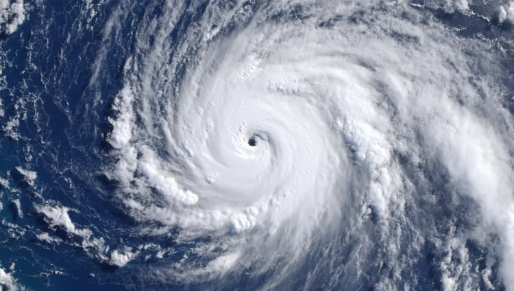 How a typhoon forms - Coriolis effect on air masses