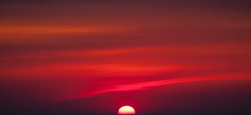 A beautiful reddish sunset from the seashore